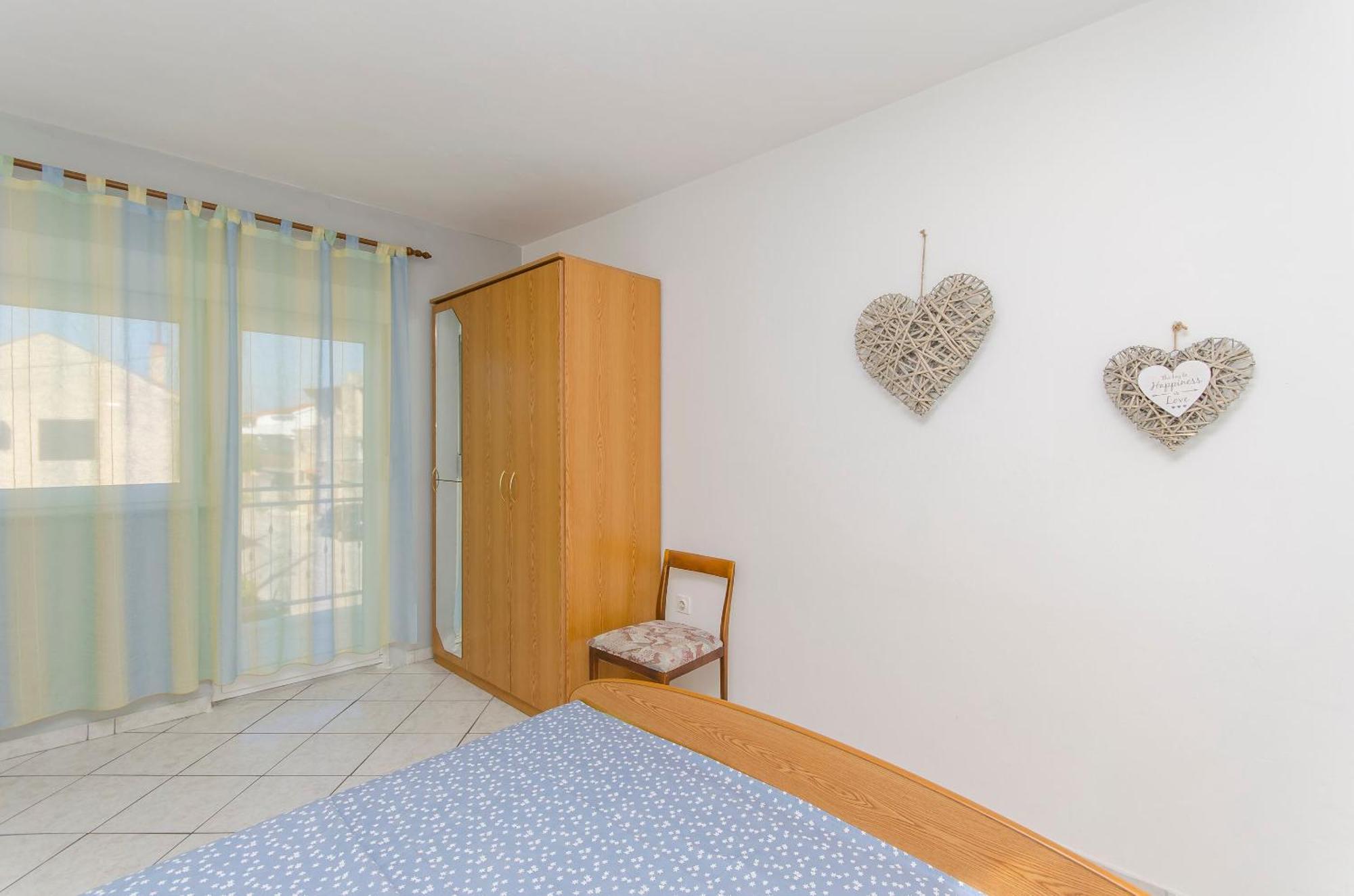 Apartments Danica Pirovac Luaran gambar