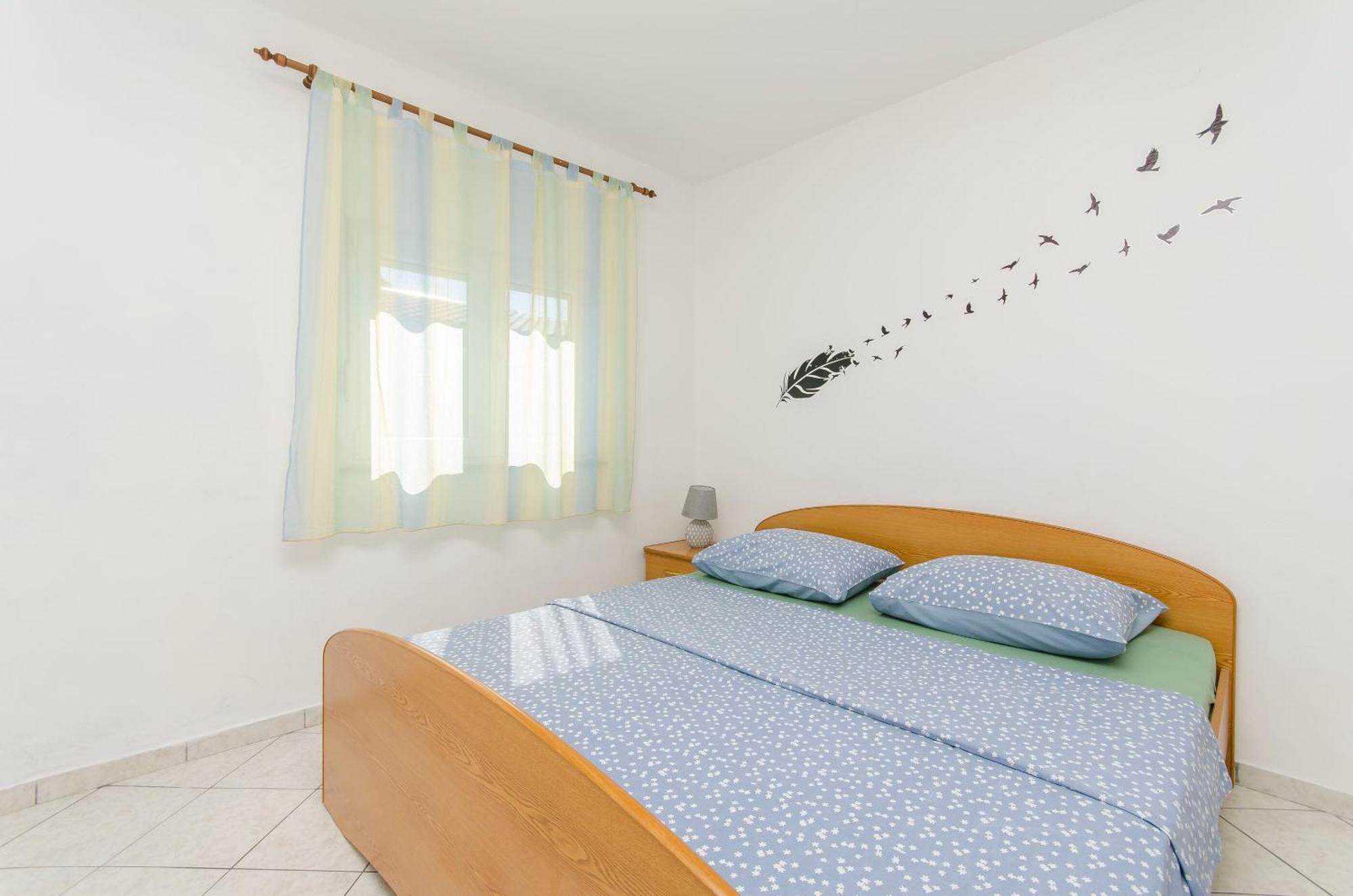 Apartments Danica Pirovac Luaran gambar